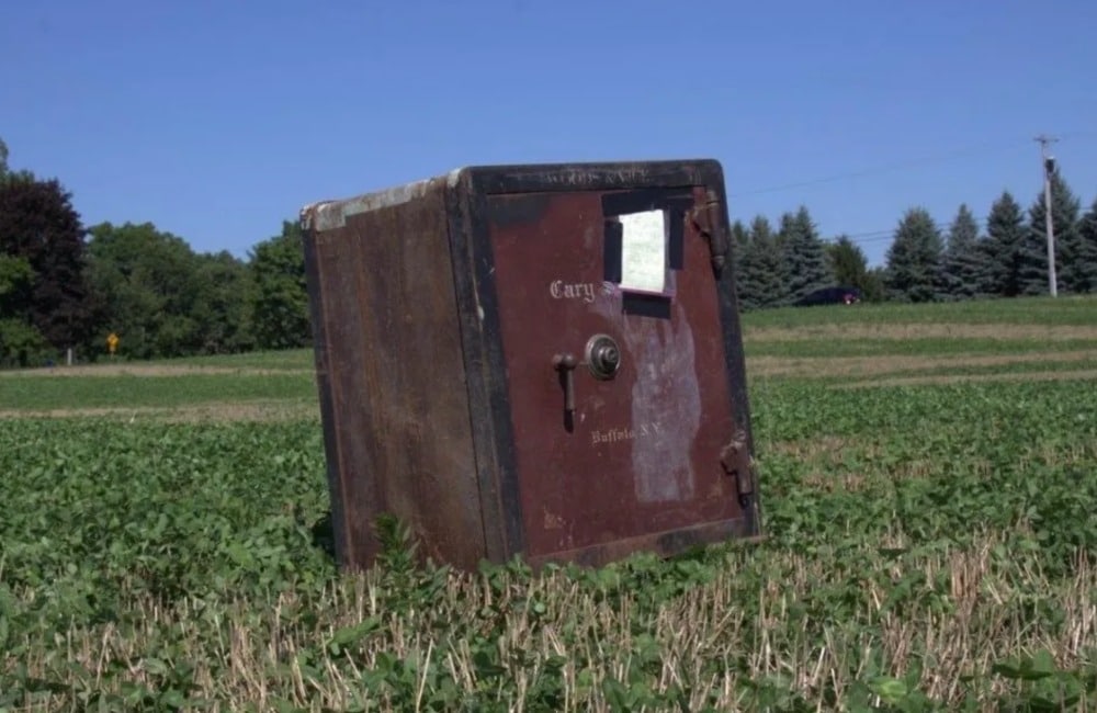 Mysterious Safe Discovered in the Middle of a New York Field