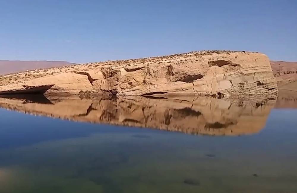  Mysterious ‘Beach’ Appears in the Middle of the Tunisian Desert